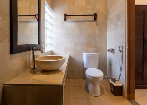 deluxe pool acces hotel di pemuteran kamar mandi hotel foto