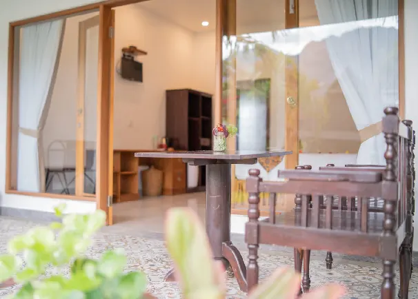 deluxe pool acces hotel di pemuteran teras kamar