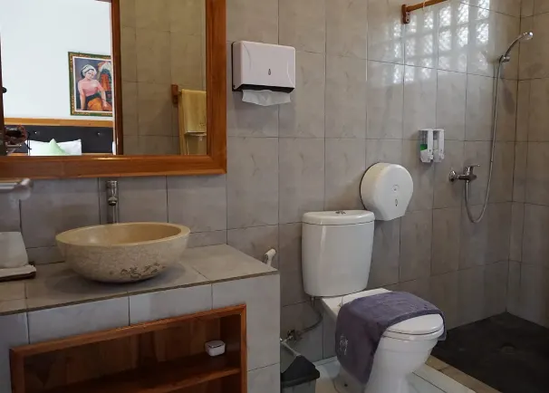 hotel di pemuteran deluxe garden terrace kamar mandi